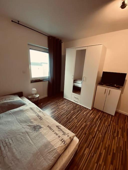 Grosse Moderne Ferienwohnung Auch Als Monteur Unterkunft Nutzbar, In Stolberg - Vicht Exteriér fotografie