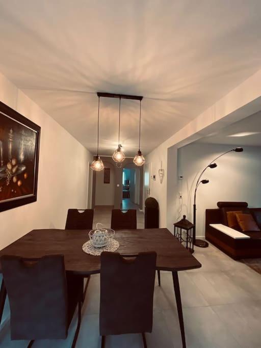 Grosse Moderne Ferienwohnung Auch Als Monteur Unterkunft Nutzbar, In Stolberg - Vicht Exteriér fotografie